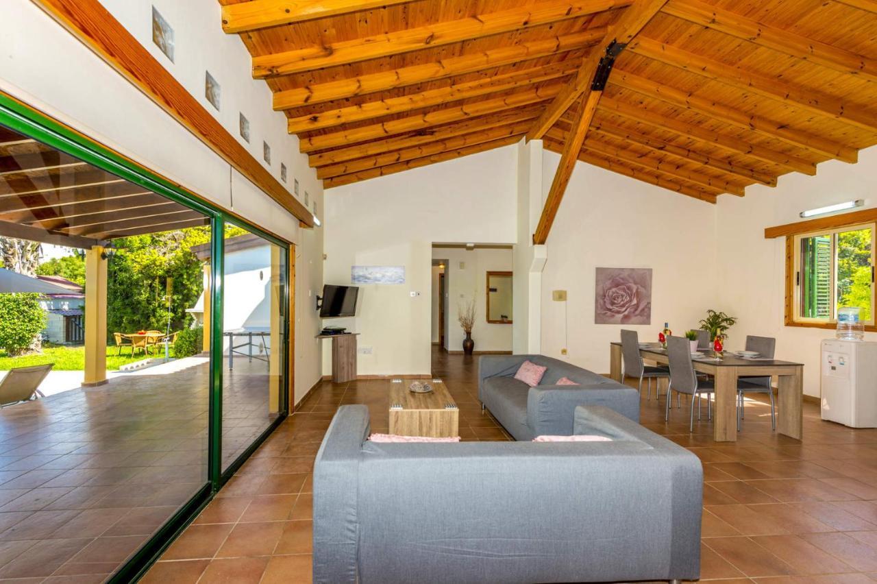 Villa Rosie by Villa Plus Polis Exterior foto